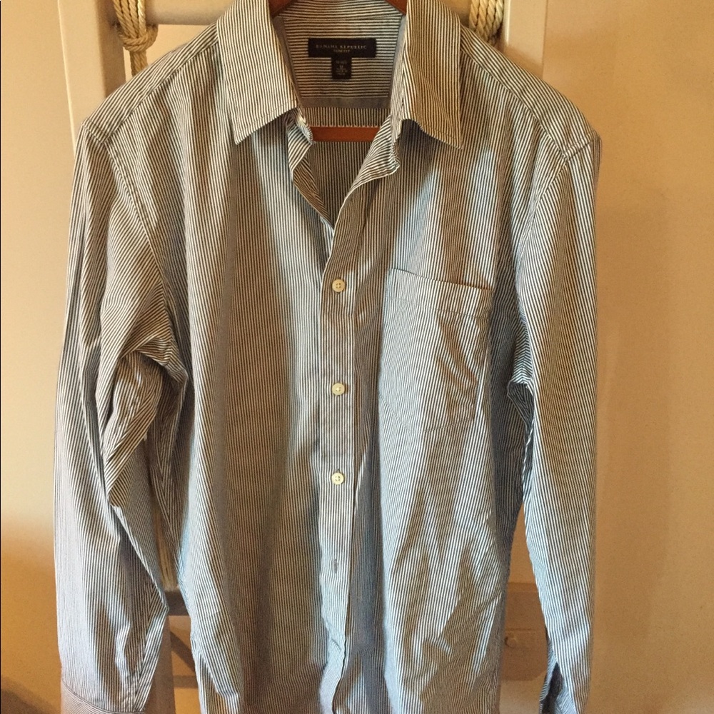 Casual men’s button down slim fit